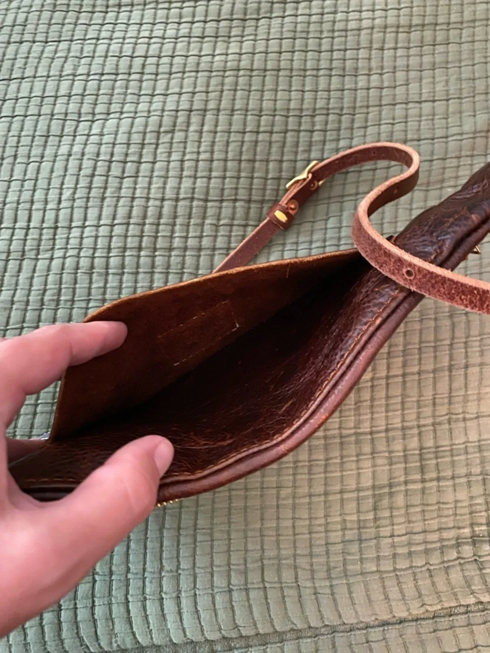 Meanwhile Back on the Farm Mocha Tuscan Fanny Bag - Picture 4 of 6